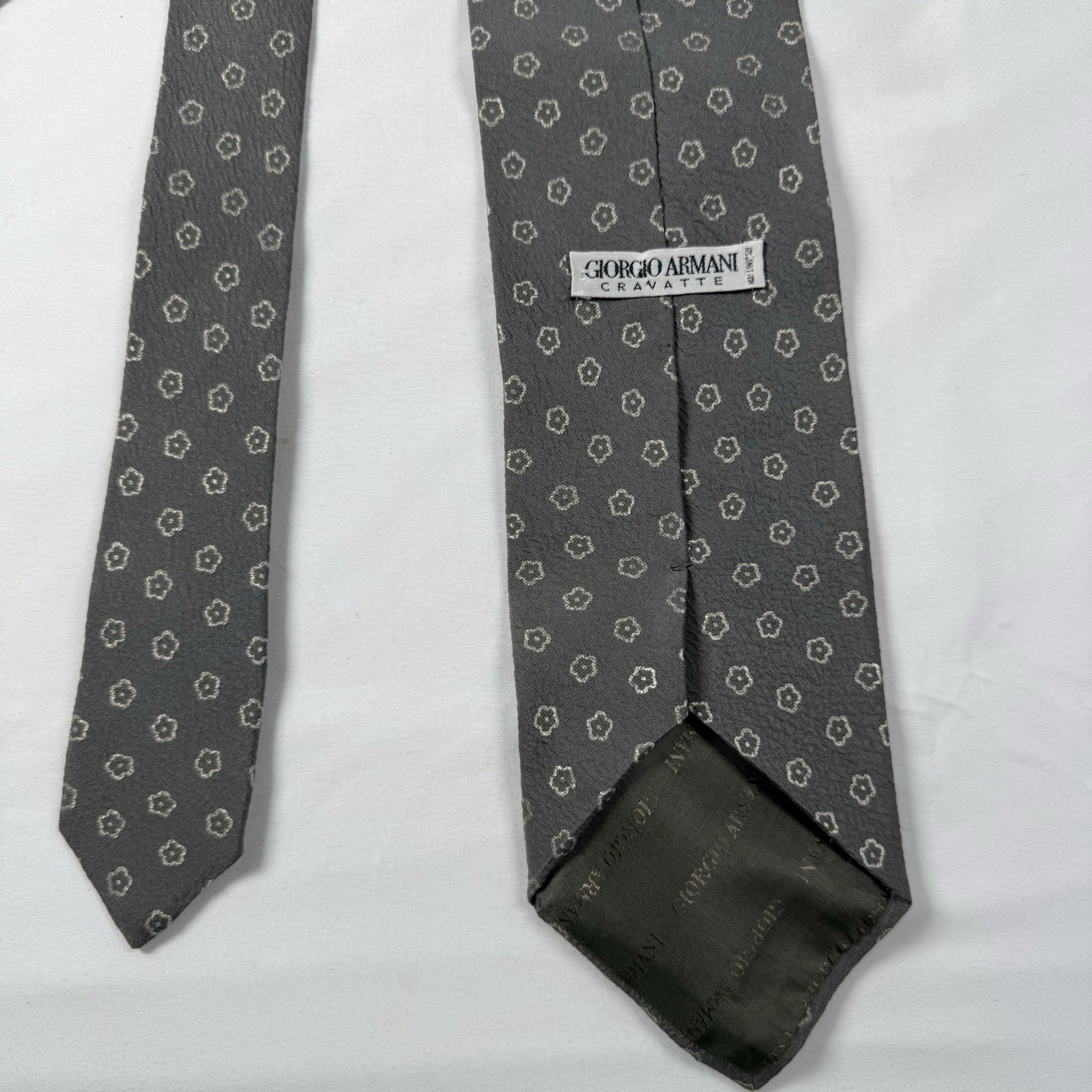 Giorgio Armani Cravatte Men's Silk Necktie Italy Designer Gray Floral Pattern